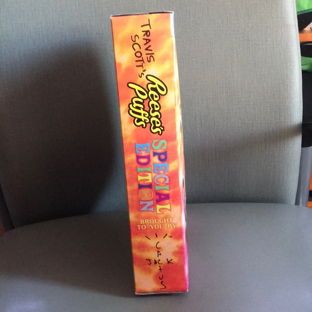 Travis Scott’s Reese’s Puffs - Picture 7 of 8